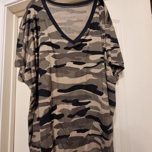 TORRD new camouflage V-neck tee, NWT, size 4